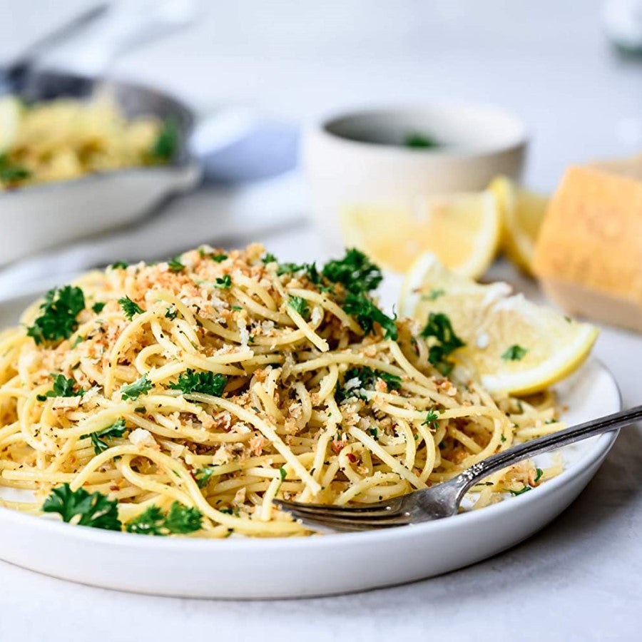 Garlicky Pasta Dish With Green Garden Freeze Dried Garlic